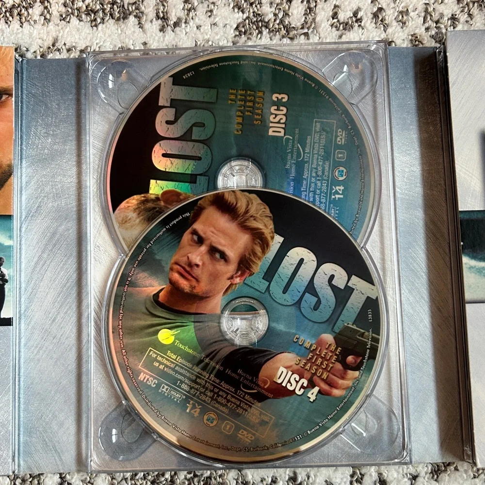 Lost: The Complete First Season 7-Disc DVD Box Set - Picture 6 of 12
